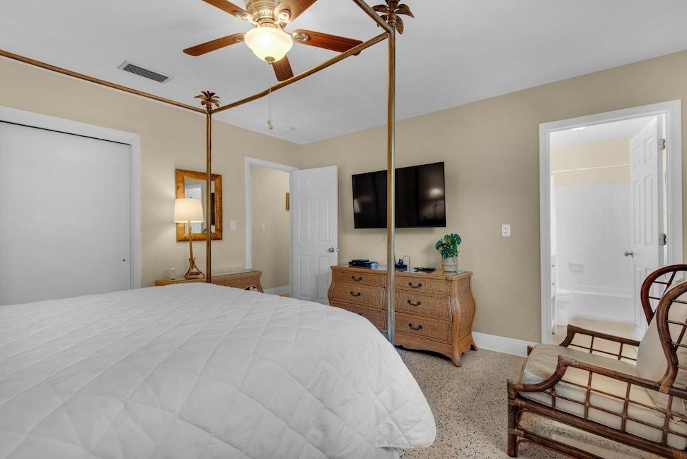 Bungalow By the Sea-starfish