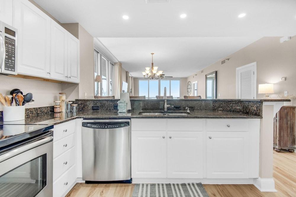 Emerald Dolphin Unit 610