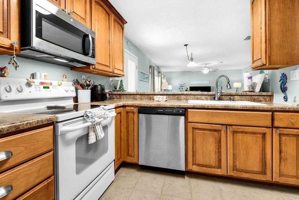 Beachview 101- Beaches and Moonbeams