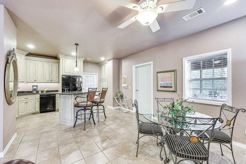 Pet-friendly Dover Cottage w/ Deck + Mtn Views!