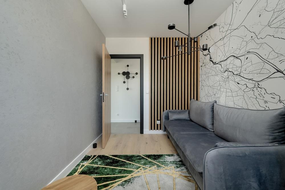 Bright & Peaceful Apartment by Renters