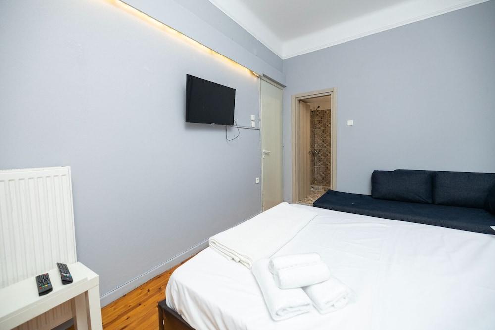 Egnatia Central Spacious 3 Bd Apt