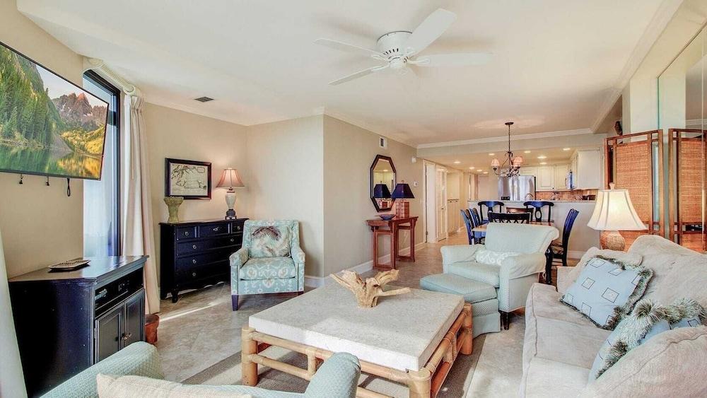 309 B Shipwatch by Avantstay Community Pool Access!