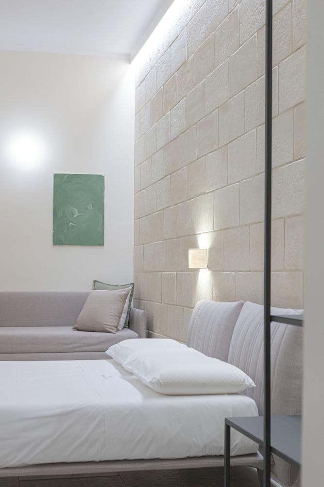 Oronti Accommodations