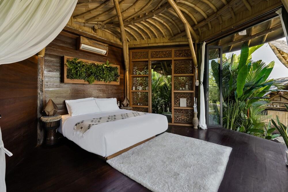 Earthship Ubud Eco Villa