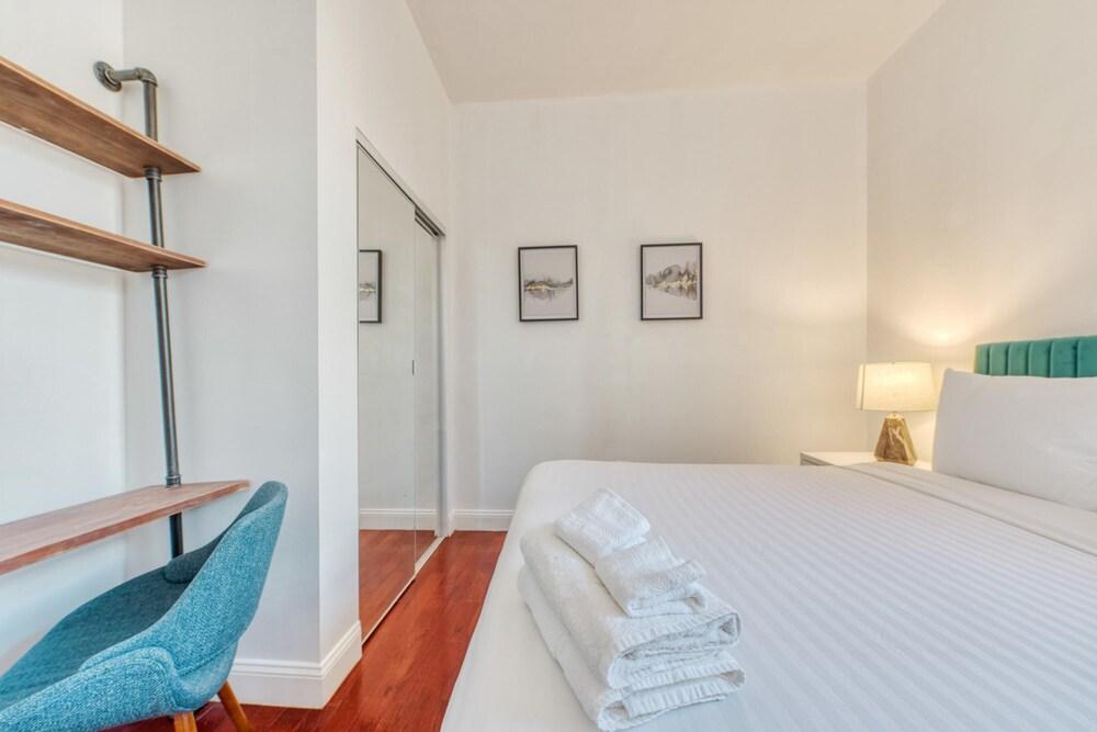 Stairway 3BR Apt w W D Ideal for Groups