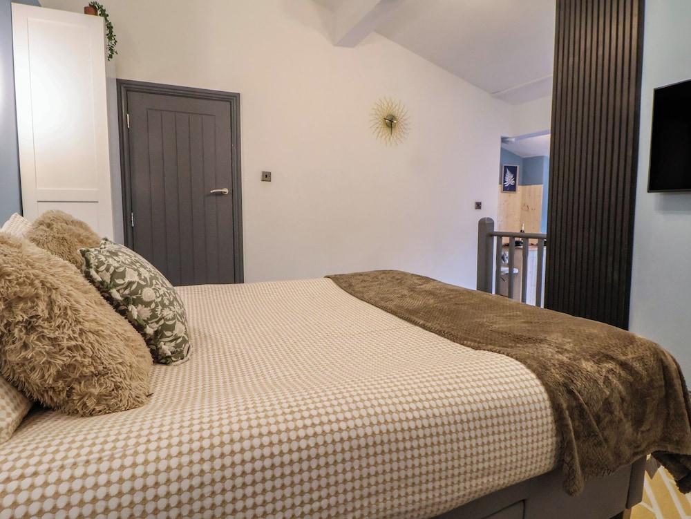 The Cloud Apartment 1