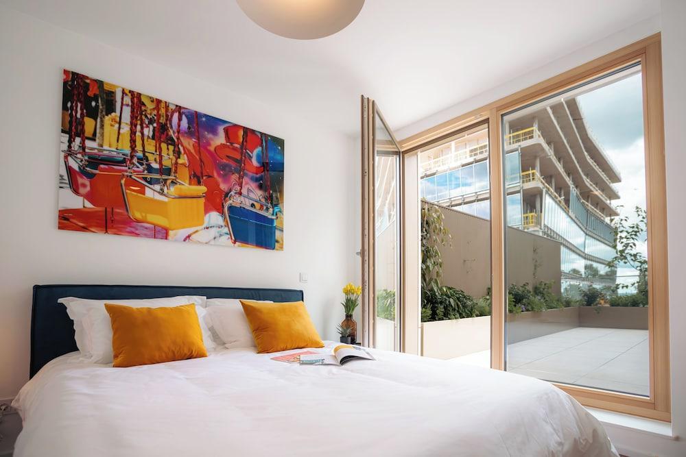 Media Bay Apartments