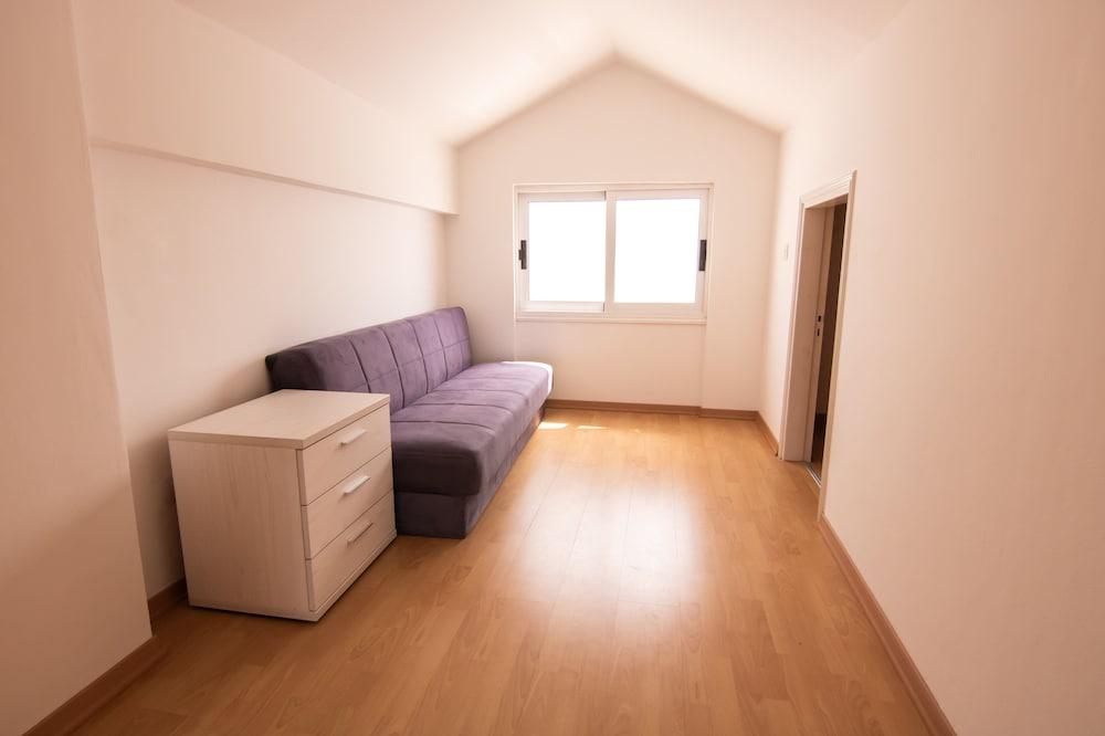 Phaedrus Living Beachfront Villa Mare