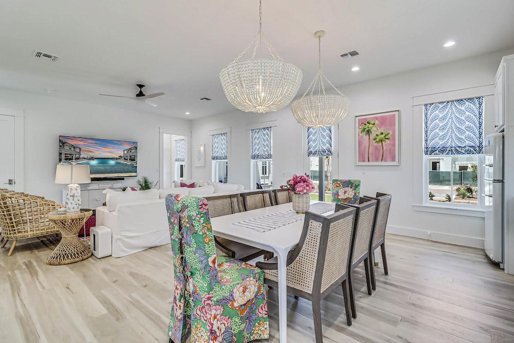 The Coastal Cottage 210esc-b