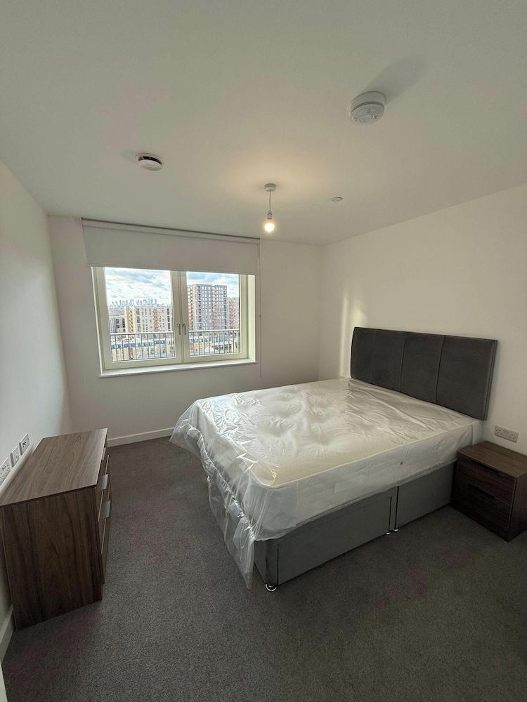 Stratforf 2-bed Apt, Sleeps 4 With Private Garden