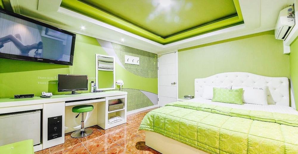 ZARA in Bonggok-dong Changwon