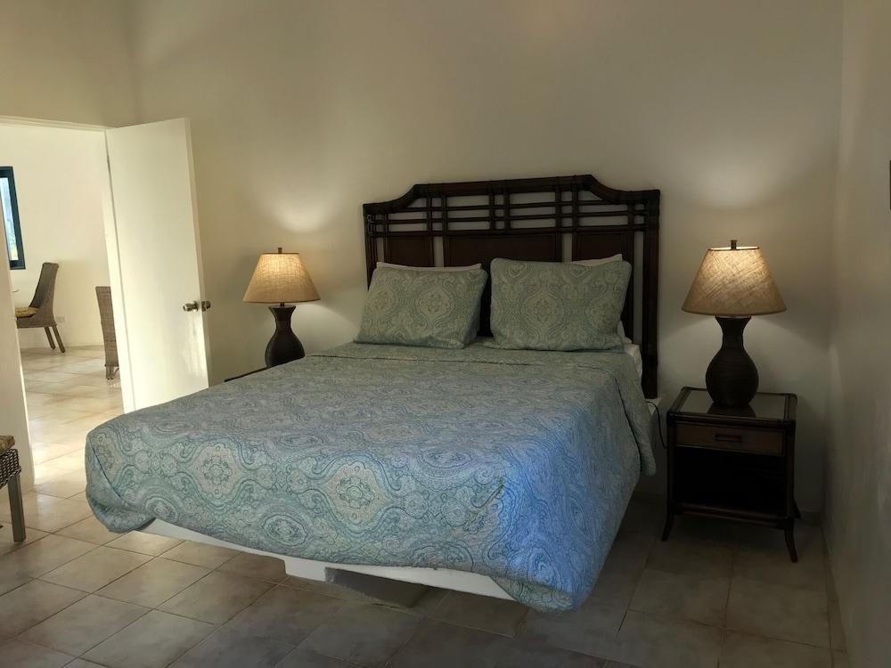 Coconut Breeze Villas