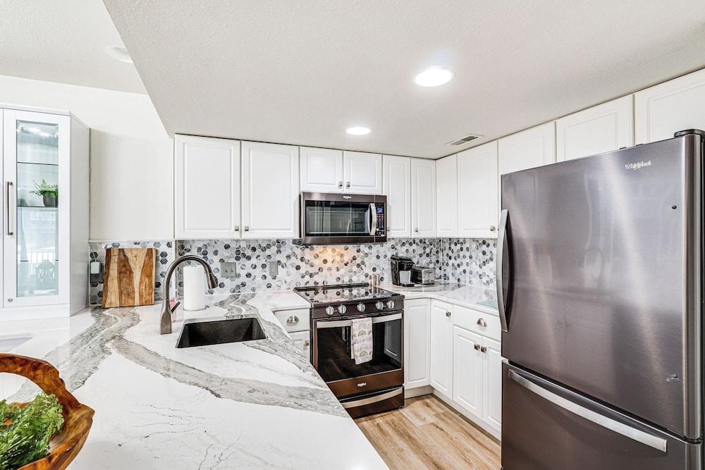 Regatta Bay Condo w/ Balcony + Water Views!