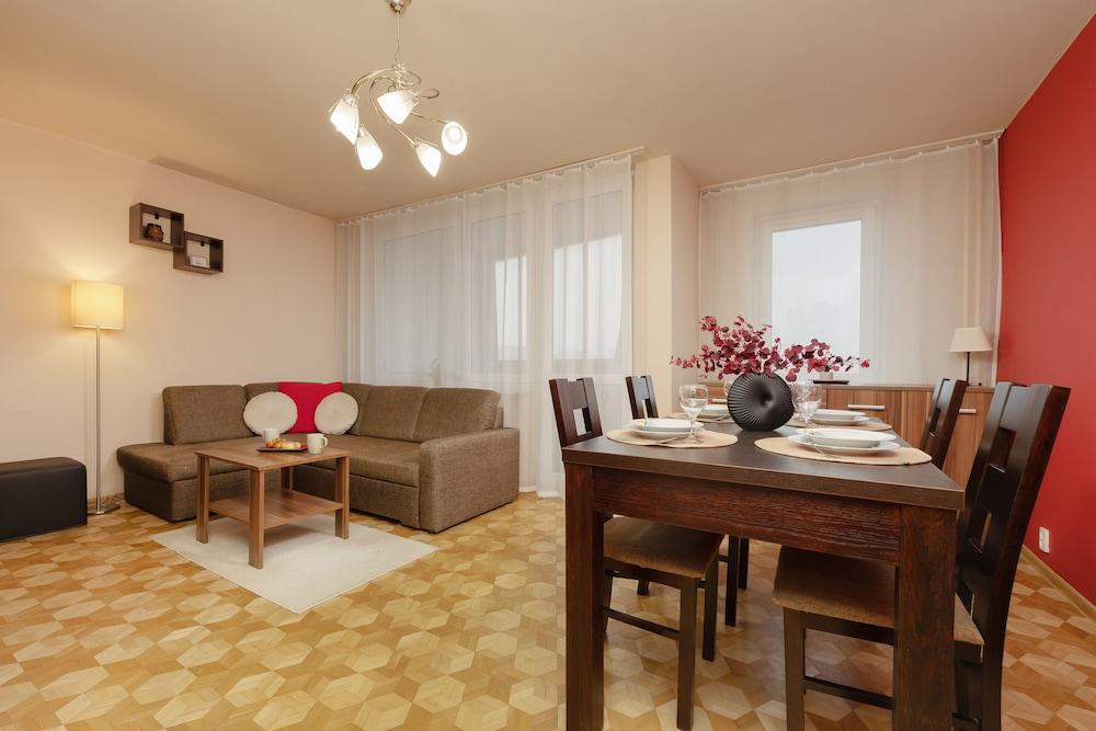 Apartment With Balcony for 2 by Renters