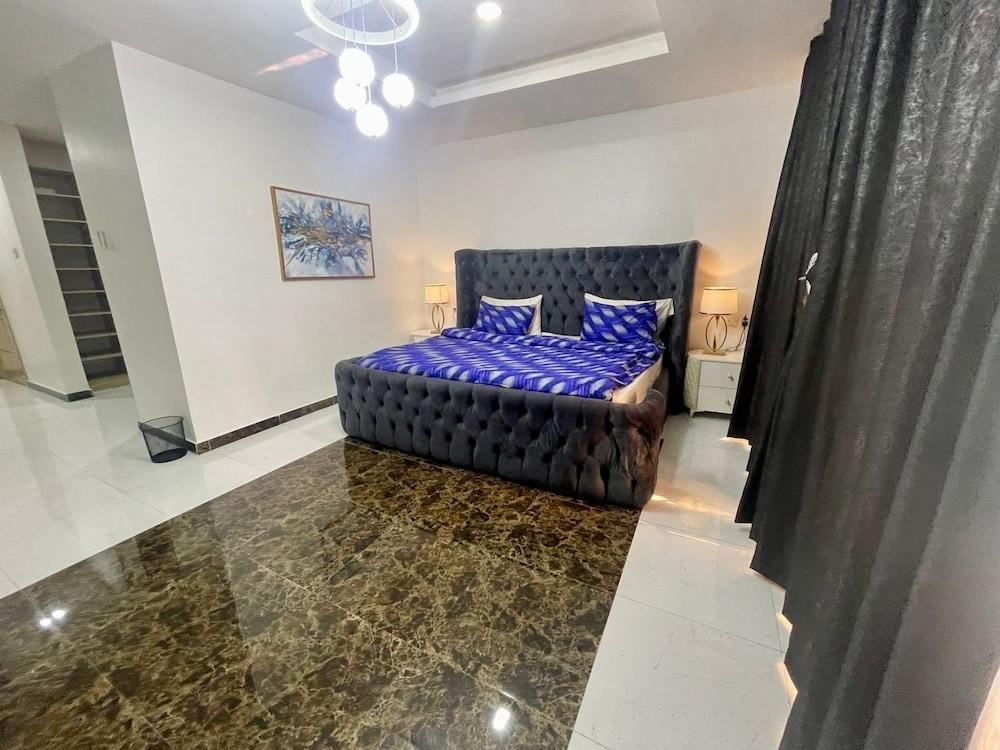 Luxury 3bedroom duplex