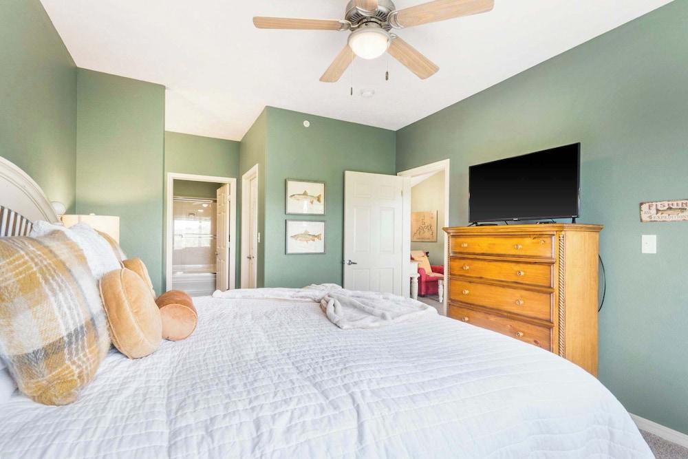 Sunset Daydream Elegant Condo on Table Rock!