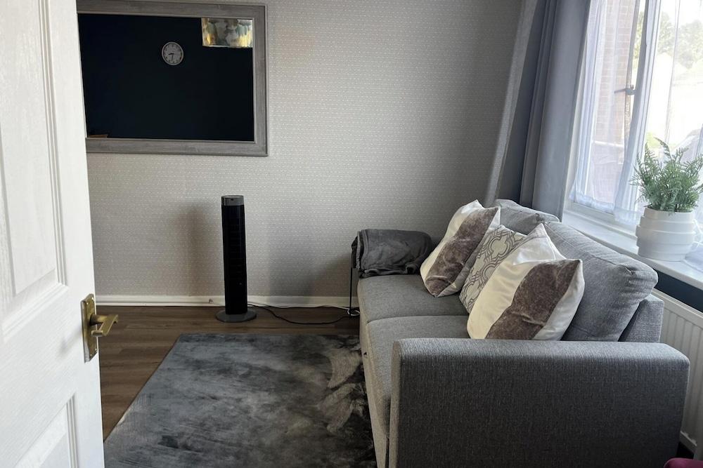 Canterbury Charm, Spacious 4 Bed House