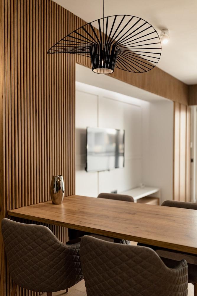 Nest Inn Mirror Apartment