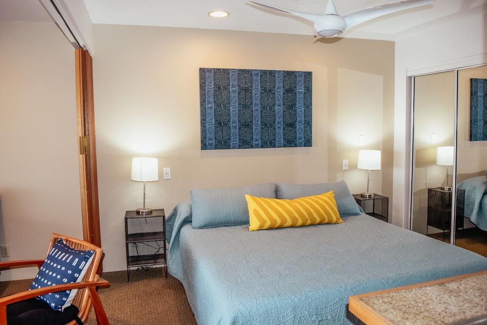 Napili Village Hotel