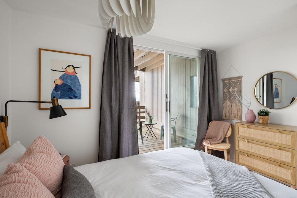 22 Village Run 3 Bedroom Condo by RedAwning