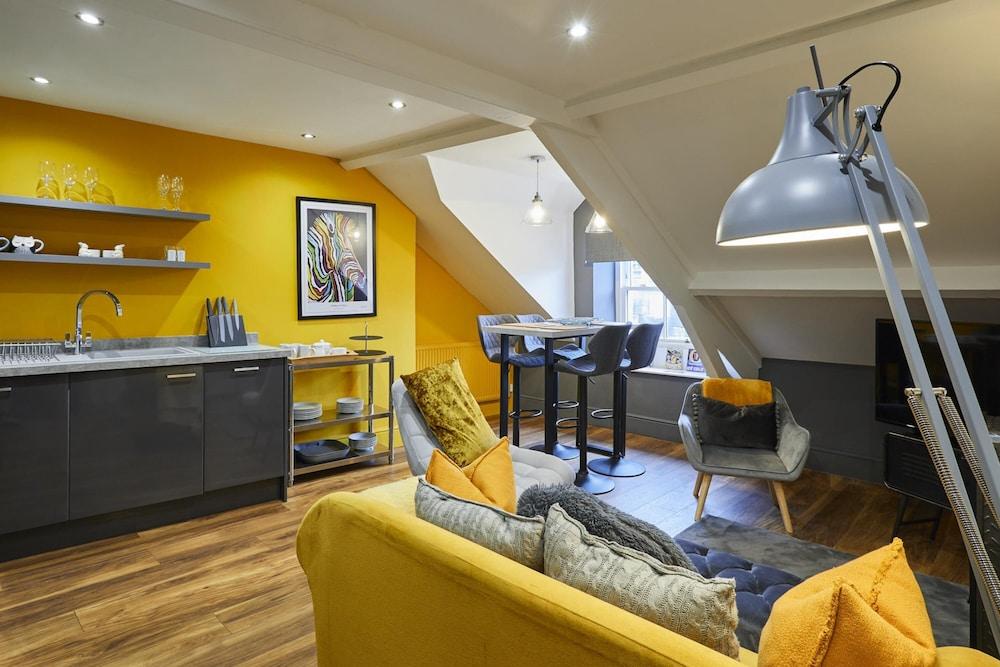 Host Stay Ochre Yellow