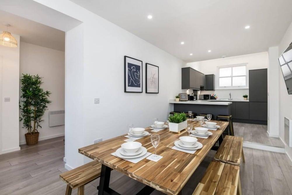 Host Apartments The Roscoe Carriage House