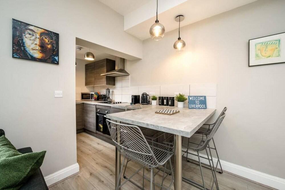 Host Apartments Picasso s Place II