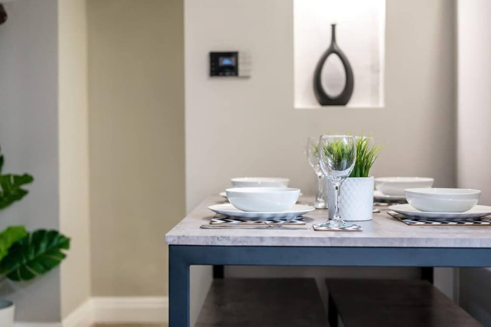 Host Apartments Picasso s Place III