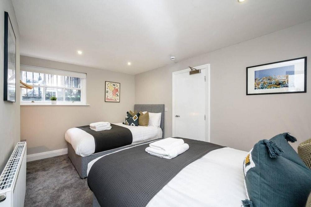 Host Apartments Picasso s Place I