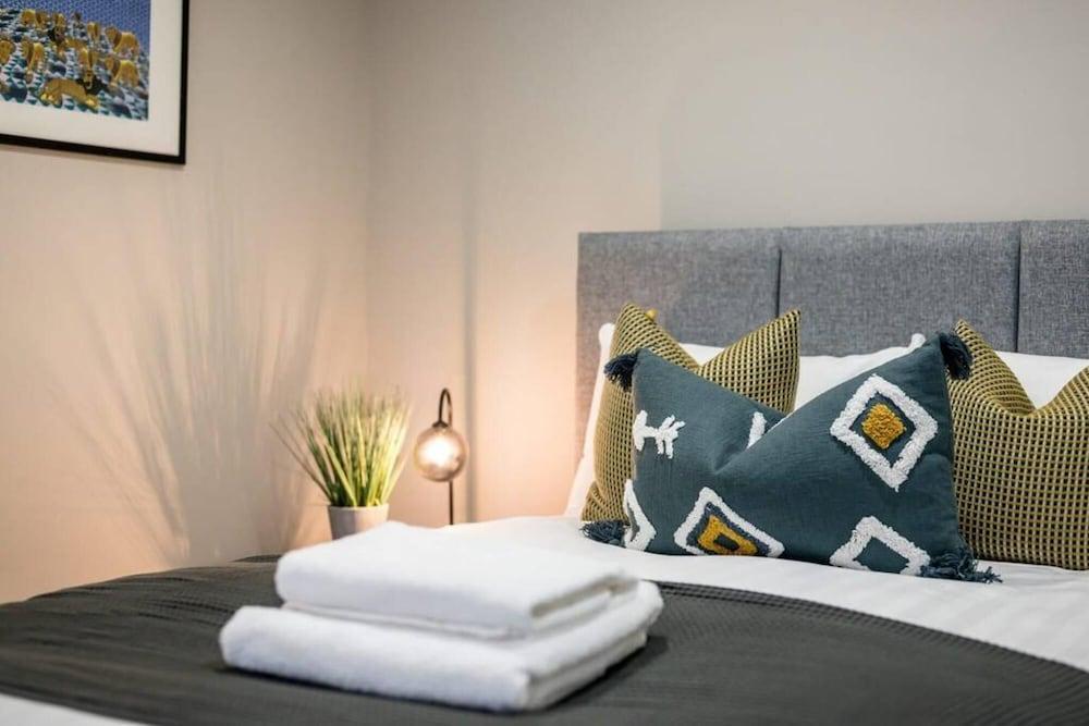 Host Apartments Picasso s Place I