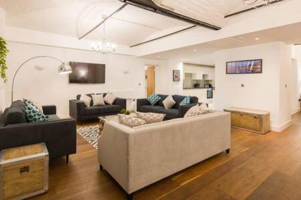 Host Apartments Ormond Residence