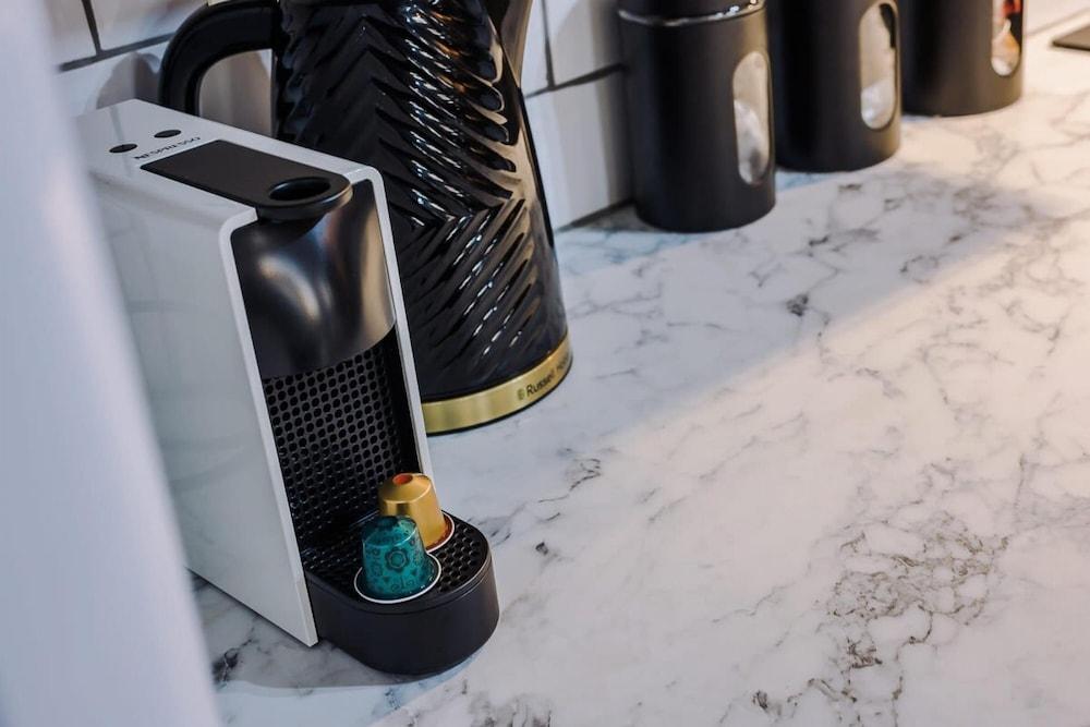 Host Apartments Mathew St Studio