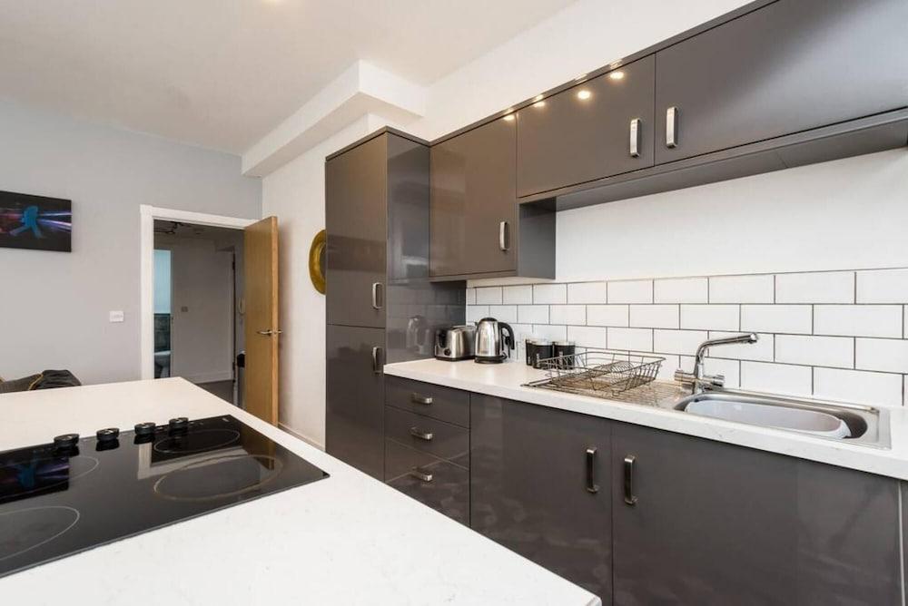 Host Apartments The Church View