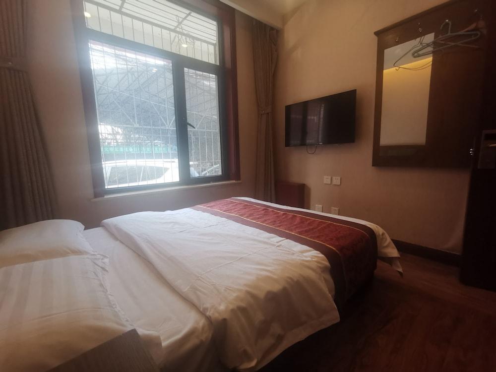 Beijing Huiqing Garden Bussiness Hotel