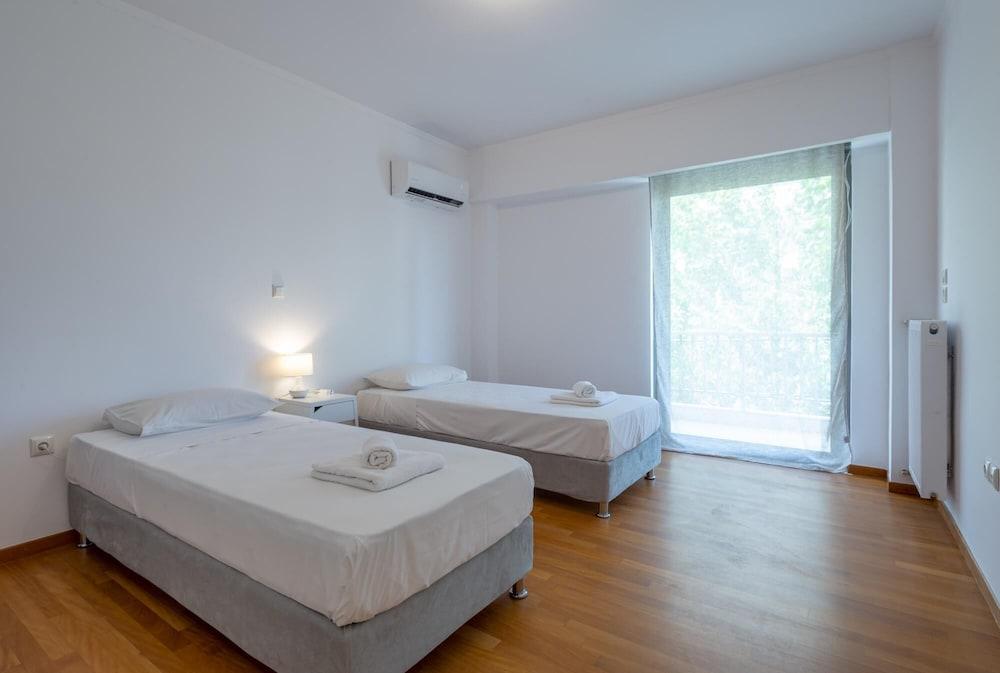 Hippocrates - Faliro Deluxe Apartment
