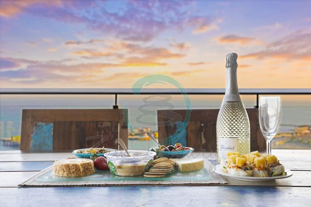 Penthouse Haven Lux Balcony Dining Sea View