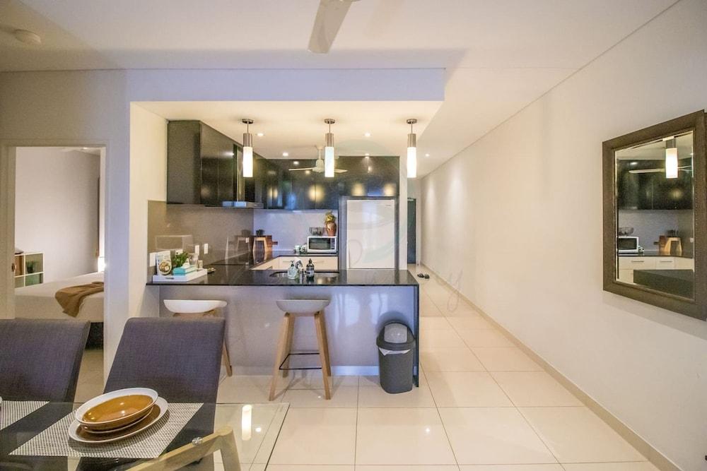 City Skyline Escape Office Parking Pool