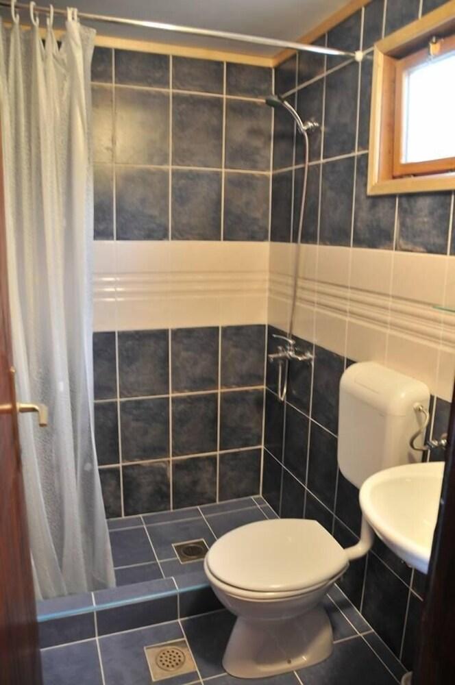 Caushi Studio Ada Bojana