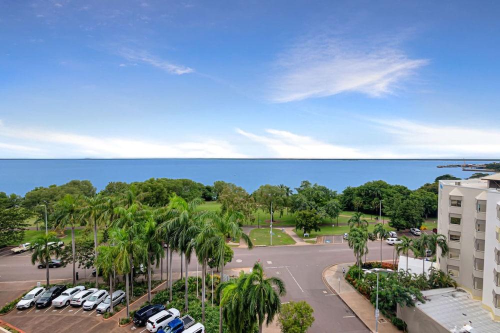 Rustic Sunset Horizon Oceanview Balcony Dining