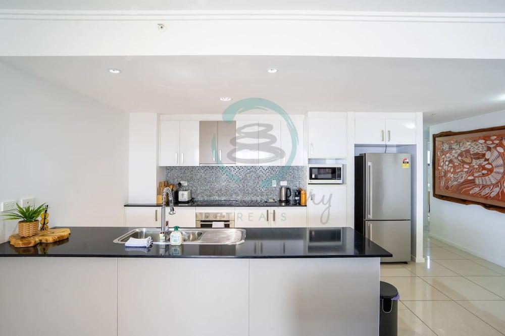 Zen Mitchell Rooftop Outdoor Dining Oceanview