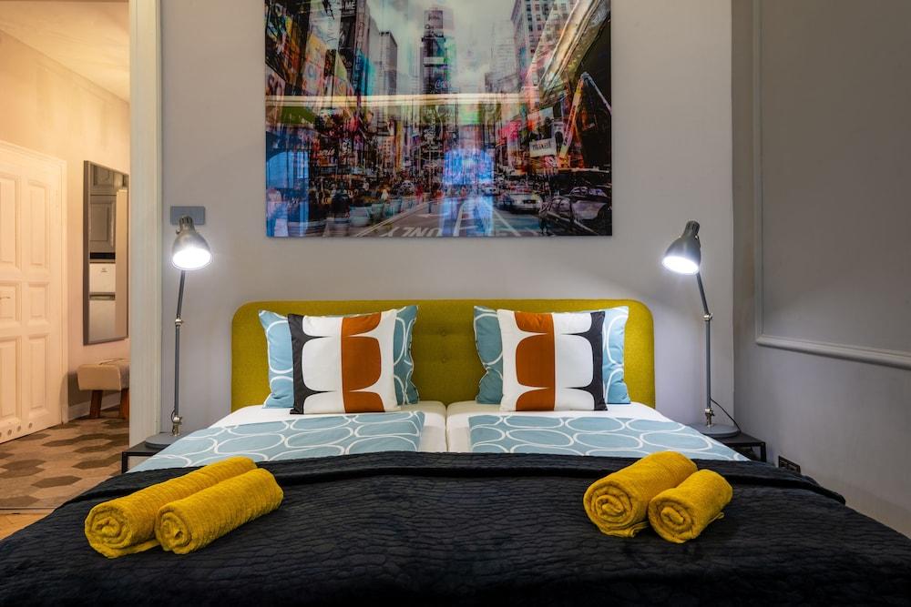 Budapest Holidays Courtyard