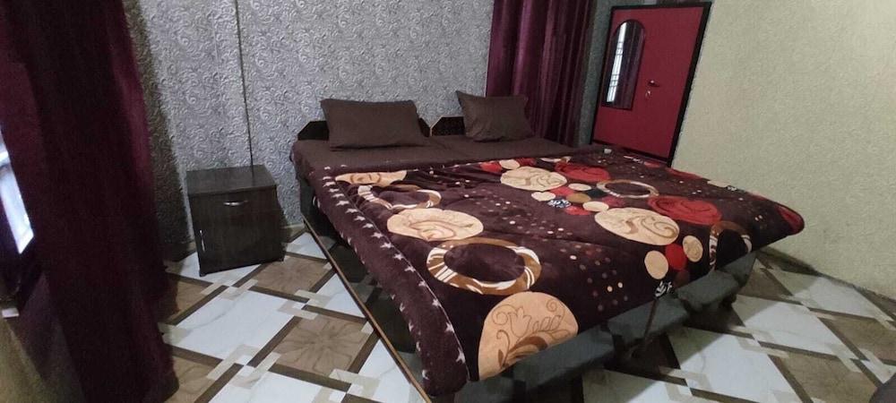 Vivek Hotel And Restaurant