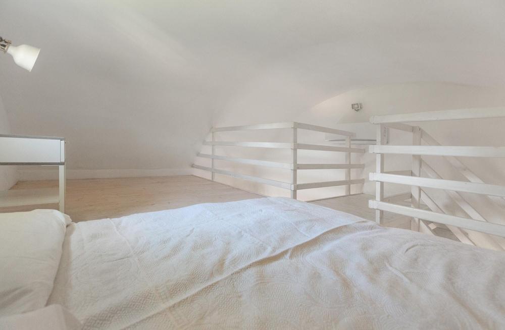 3746 Trullo Mandorlo by Barbarhouse