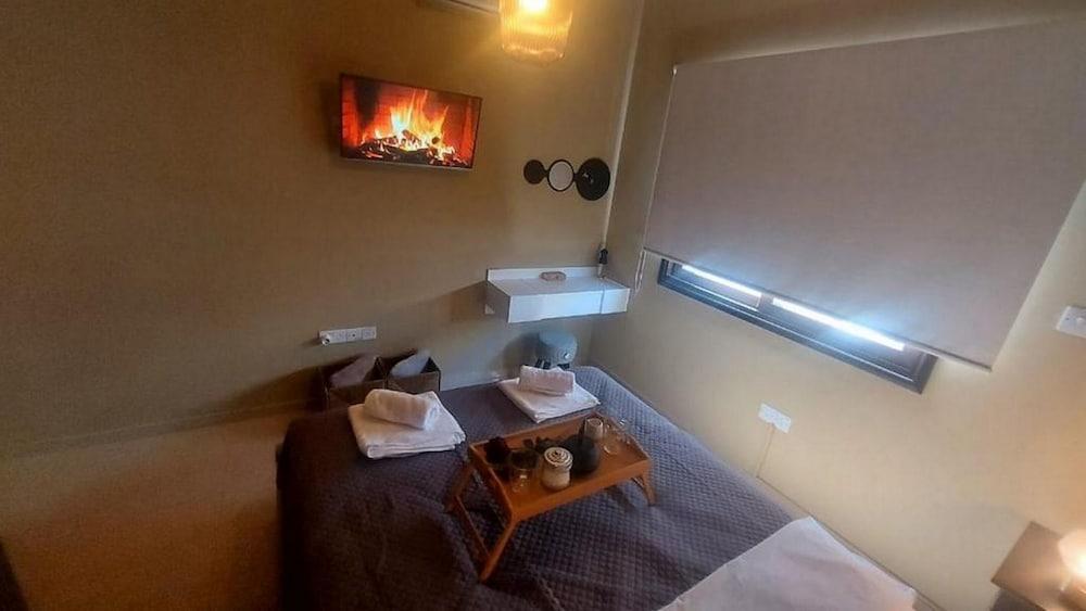 Paramount Gardens Resorts C201