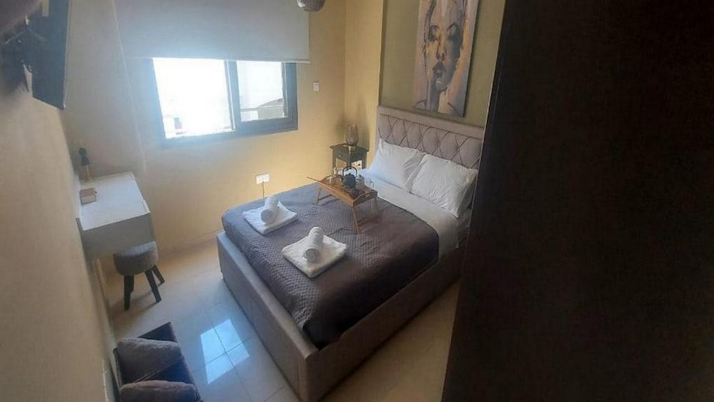 Paramount Gardens Resorts C201