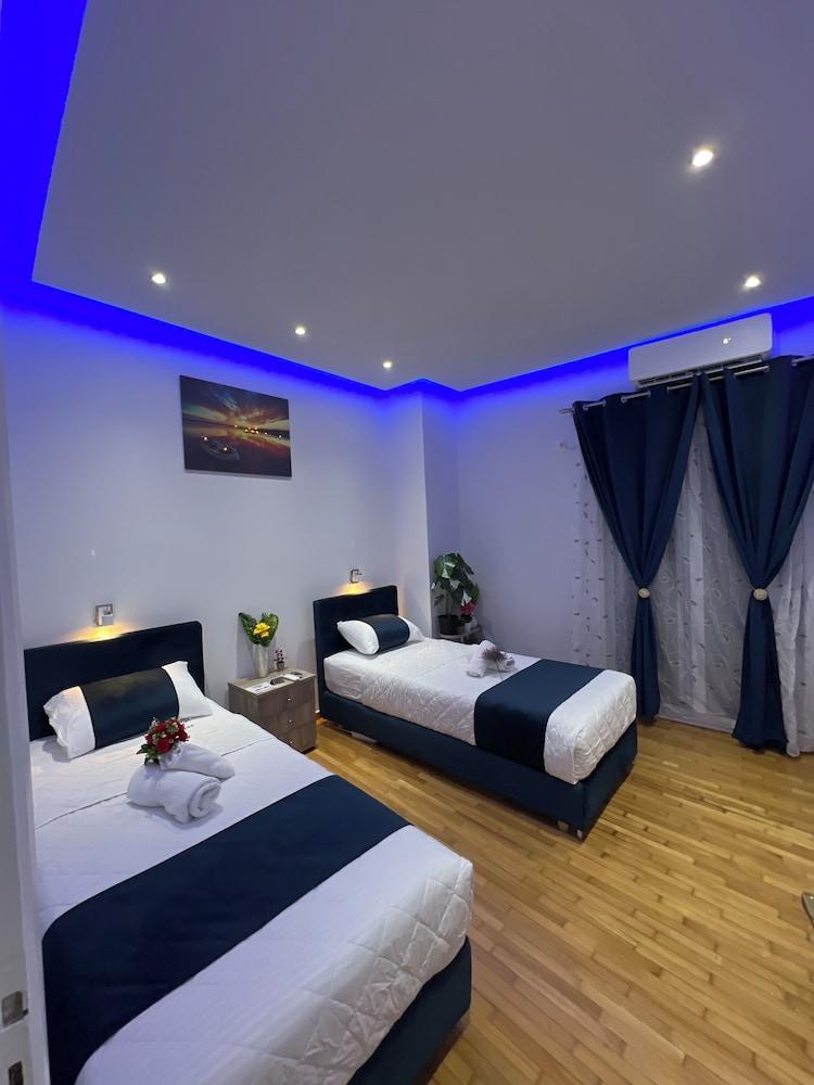 Four Seasons Apartment in Athens