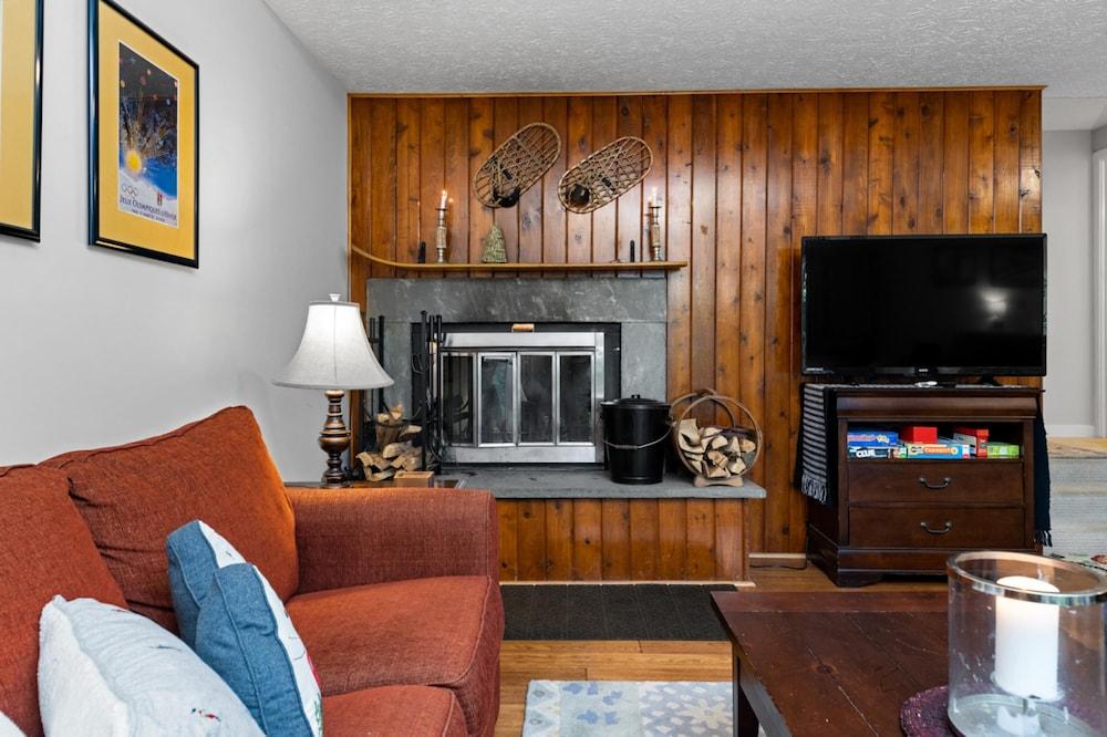 Condo at Wintergreen Walk to Slope Pool Access