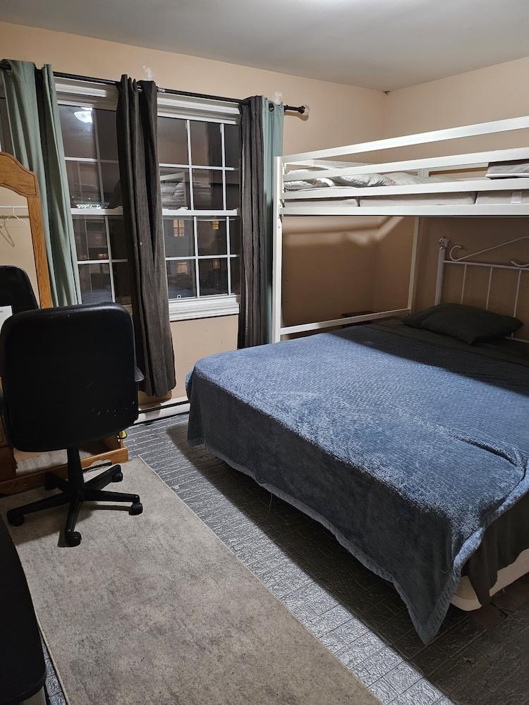 Cozy Pet Friendly Home