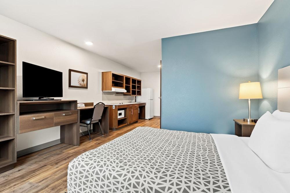 Woodspring Suites Denver Commerce City
